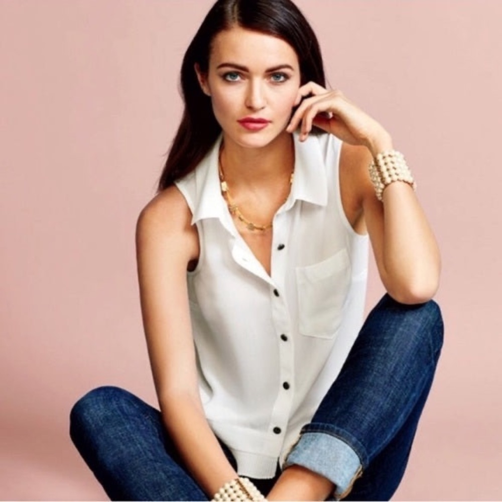 cAbi White Sleeveless Collared Button Down Blouse Pleated Hem XSmall